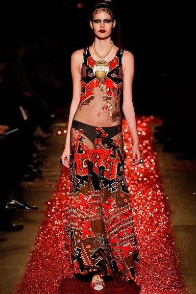 Look 50